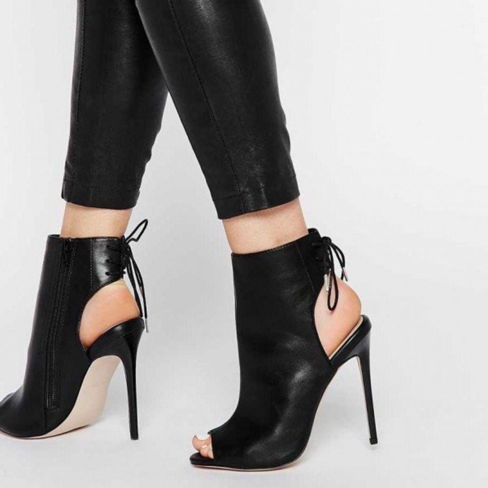 Chinese Laundry Black Open Toed Heeled Booties